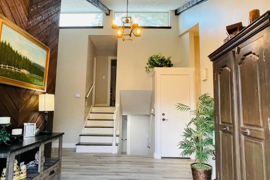 Newly Remodeled Home Duplex Unit Near 4 World-Class Ski Resorts * Sandy