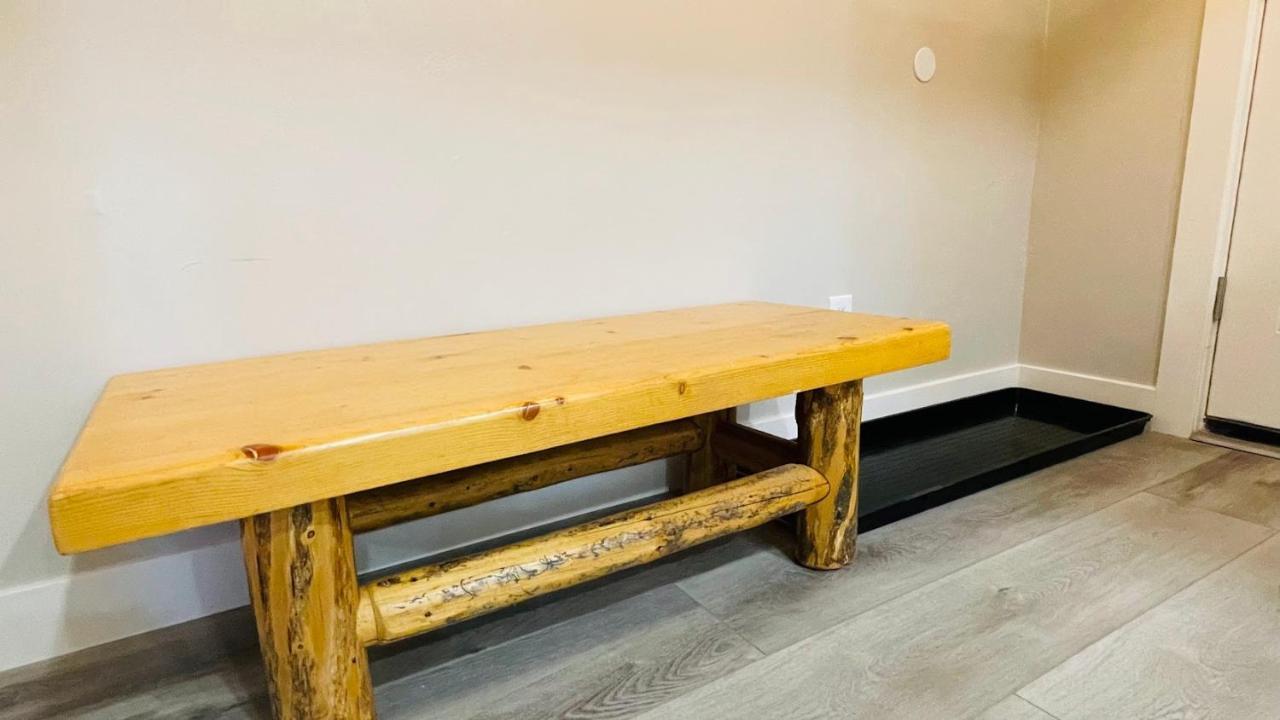 Newly Remodeled Home Duplex Unit Near 4 World-Class Ski Resorts Sandy