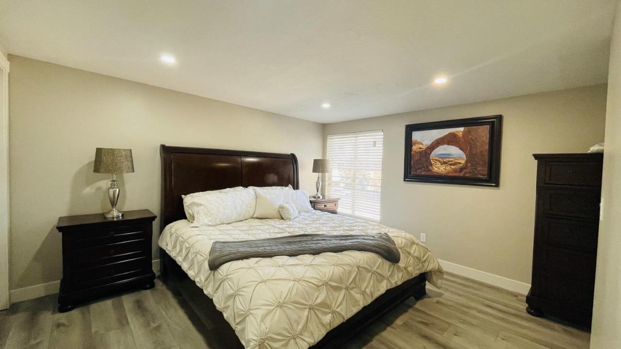 Newly Remodeled Home Duplex Unit Near 4 World-Class Ski Resorts *