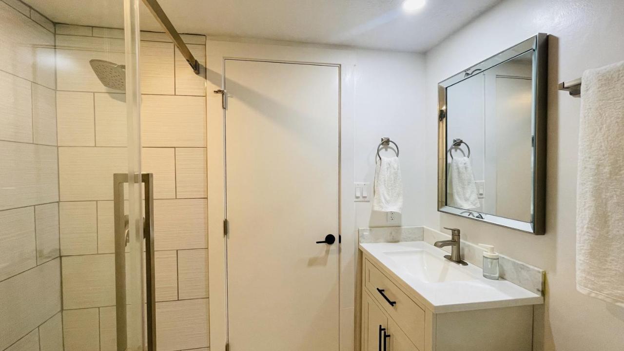 Holiday home Newly Remodeled Home Duplex Unit Near 4 World-Class Ski Resorts