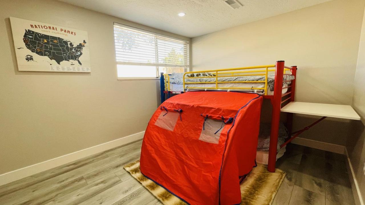 Newly Remodeled Duplex Unit Near 4 World-class Sandy